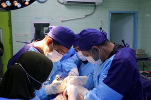 درمان مشکلات لوزه ۱۵ کودک نیازمند انجام شد 