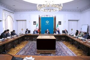 دولت به اندازه ظرفیت واقعی کشور تعهد ایجاد می‌کند