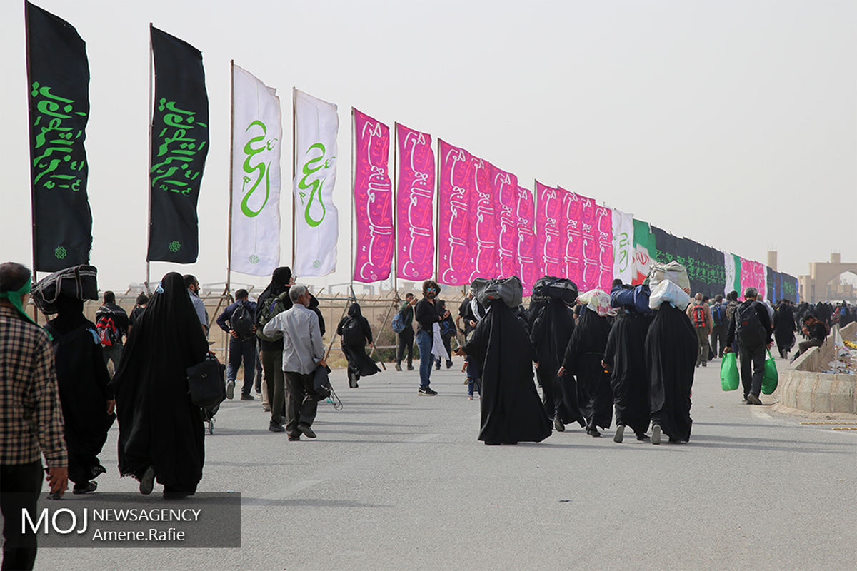 پیاده روی زائرین اربعین حسینی