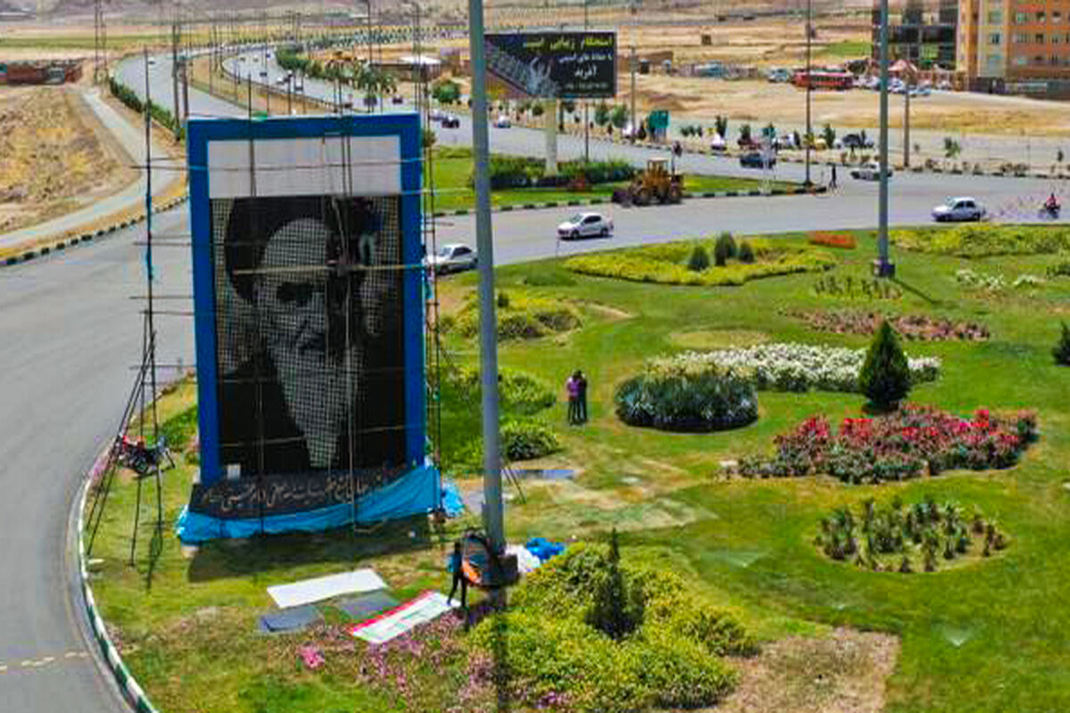  تمثال امام خمینی(ره)