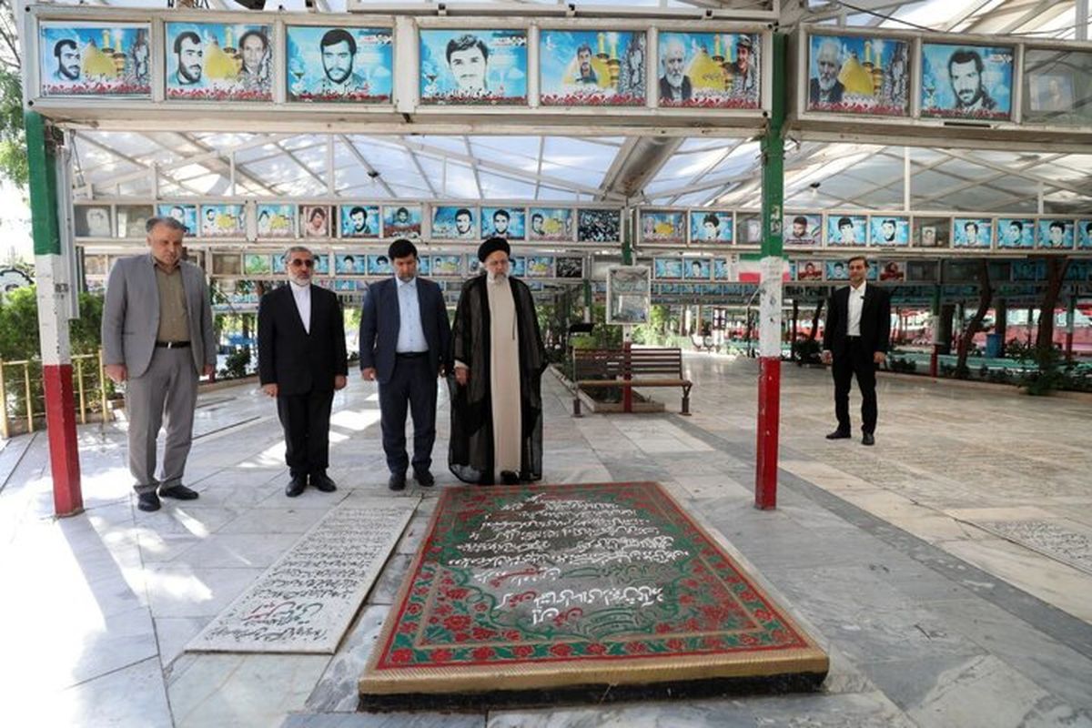 ابراهیم رئیسی در گلزار شهدا