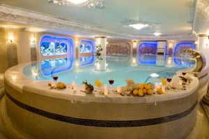 اقامت در هتل شگفت انگیز قصر طلایی مشهد