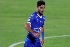 امید حامدی‌فر، هافبک استقلال محروم شد