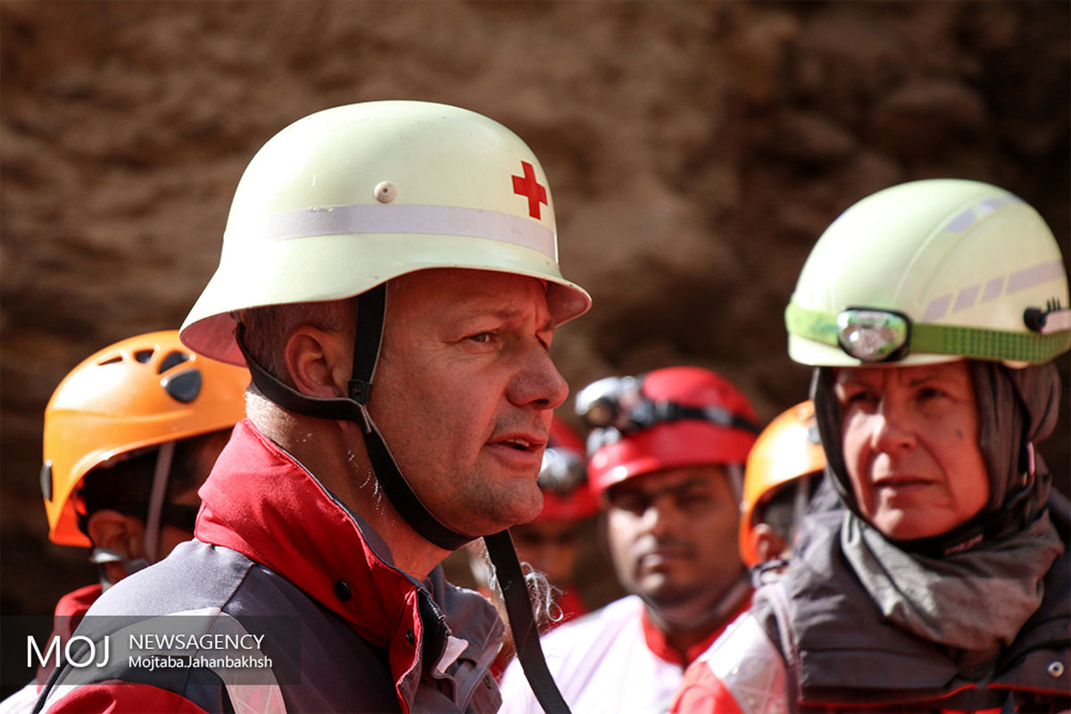 مانور مشترک سگ‌های آنست هلال احمر ایران و صلیب سرخ آلمان