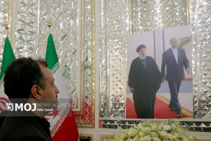 ادای احترام به مقام شهید دکتر امیرعبداللهیان، وزیر پیشین امور خارجه کشورمان از سوی وزیر امور اقتصادی و دارایی