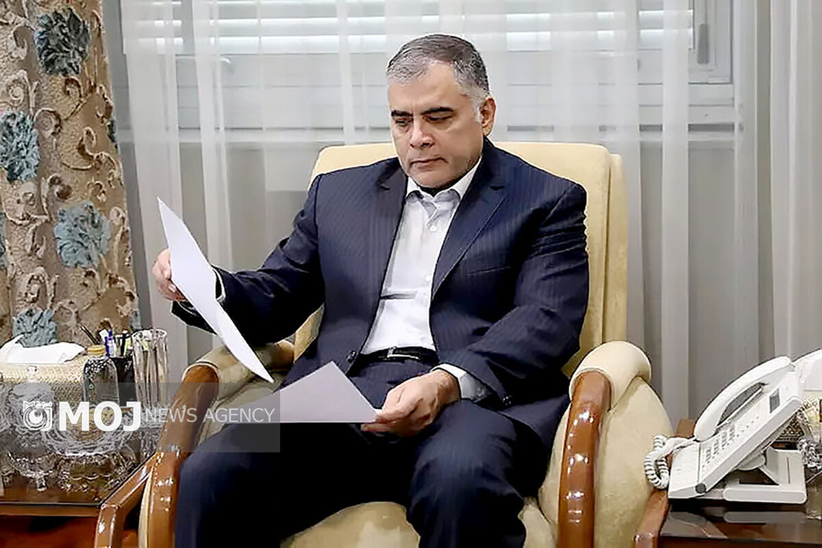 محسن پاک‌نژاد - وزیر نفت