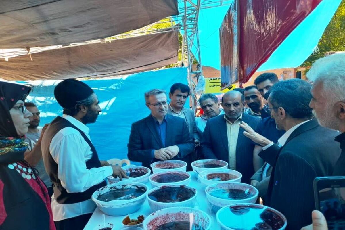 جشنواره گلاب گیری روستای منجیر