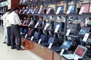 واکنش رئیس اتحادیه آهن فروشان به اتهام قاچاق کامپیوتر: هیچ گزارشی ازقاچاق نداریم