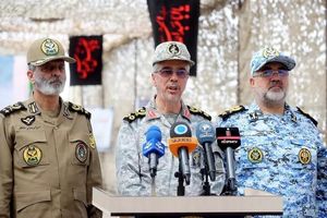 حماسه‌ رزمندگان باید با ادبیاتی هنرمندانه تحریر شود