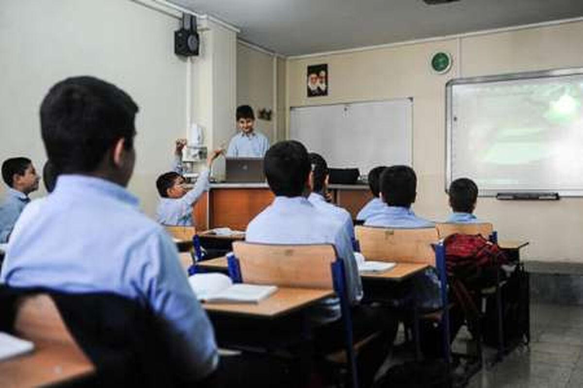 پایه دهم مدارس شاهد