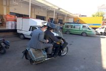 وقتی مدیرعامل پست سوار موتور سیکلت نامه‌رسان می‌شود