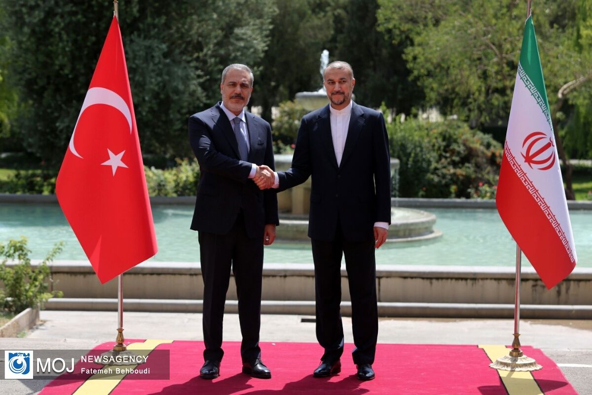دیدار وزیر امور خارجه ترکیه به ایران