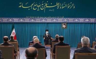قائد الثورة الإسلامیة یستقبل أعضاء الوفد الحکومی فی حسینیة الامام الخمینی (رض)