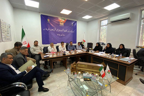 نظارت میدانی اعضای کمیسیون ماده ۱۲ بر عملکرد شرکت‌های حمل‌ونقل عمومی در پایانه‌های استان فارس