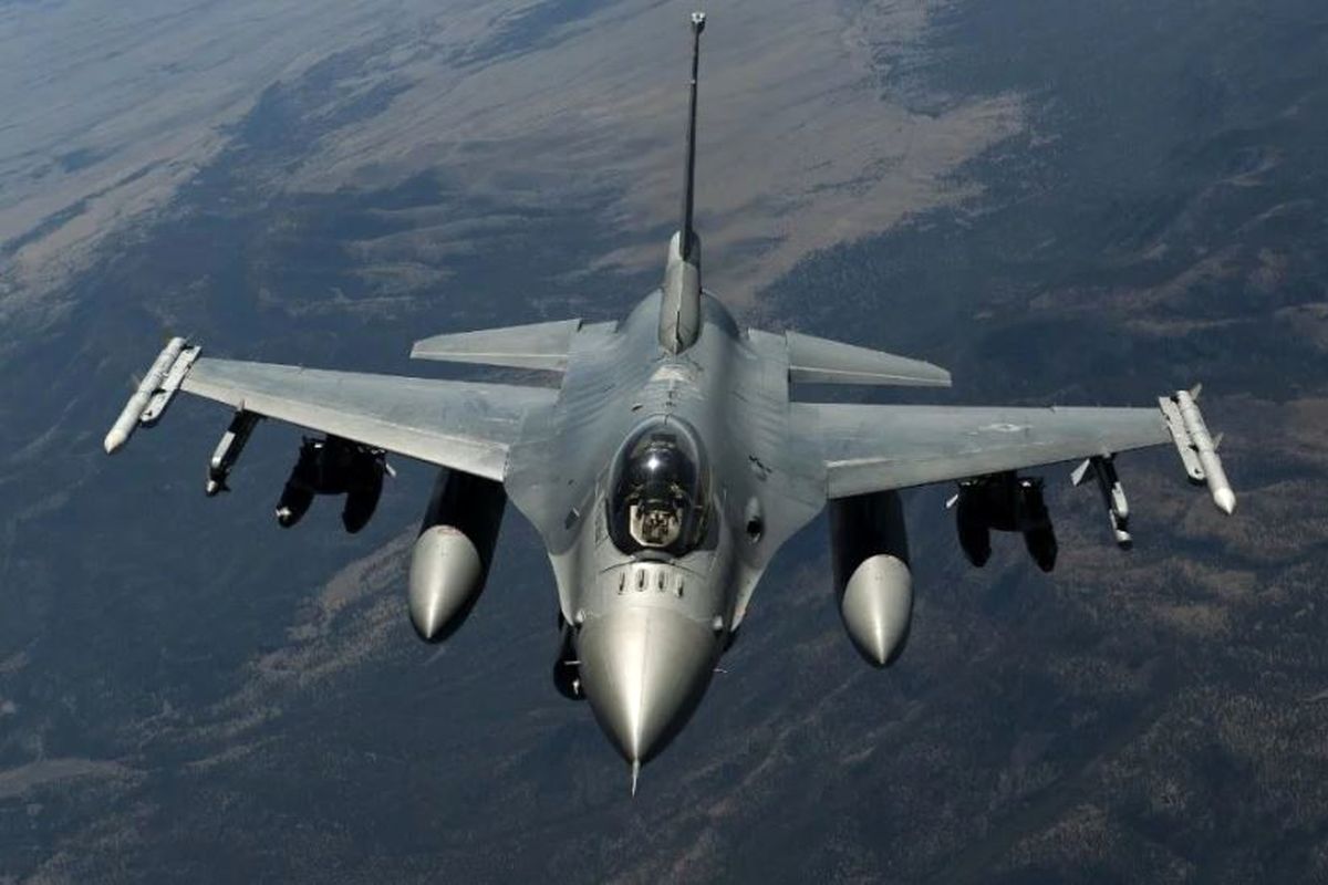 جنگنده اف 16