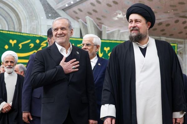 تجدید میثاق رئیس‌جمهور و دولت با آرمان‌های امام راحل در آستانه دهه فجر