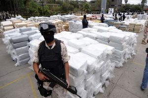 امپراطوری در سایه کارتل‌های مواد مخدر در آمریکای لاتین