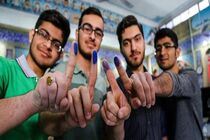 اجتماع بزرگ ۳ هزار نفری رأی اولی‌های استان اصفهان برگزار شد