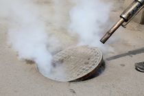 آغاز سمپاشی منهول های فاضلاب 36 شهر استان اصفهان