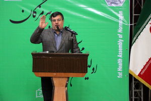 تریبون دارها فریاد نزنند، به دنبال حل مشکلات باشند