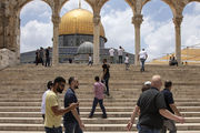 حمله نیروهای رژیم صهیونیستی به نمازگزاران فلسطینی در مسجد الاقصی