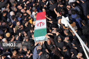 مراسم وداع با پیکر پاک مدافع امنیت،شهید احمدی در یگان ویژه فراجا خوزستان برگزار شد 