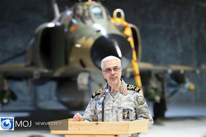 بازدید سرلشکر باقری از دستاوردهای دفاعی نیروی زمینی سپاه + فیلم