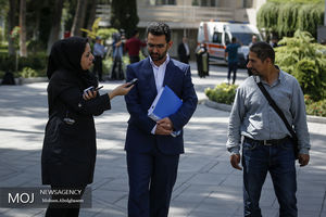 یادم نمی‌ آید که 200 لپ تاپ هدیه داده باشم