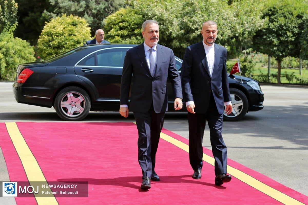 دیدار وزیر امور خارجه ترکیه به ایران