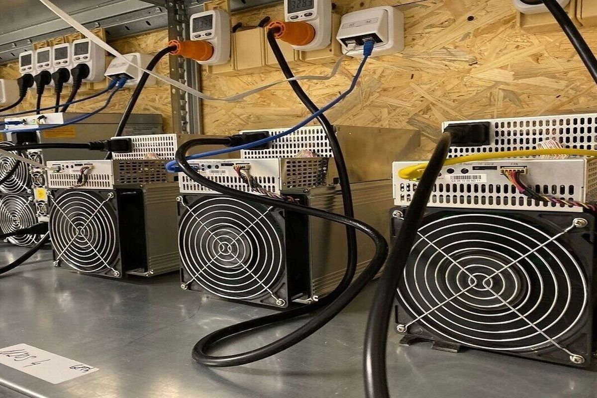 دستگاه ماینر