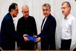 شهردار بندرعباس در شورای ترویج فرهنگ ایثار و شهادت تجلیل شد