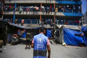 اسرائیل برق و آب دفاتر آنروا را قطع کرد