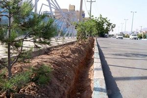 اجرای لوله گذاری آبرسانی آب خام فضای سبز شهر یزد برای حذف روش آبیاری غرقابی و تانکری