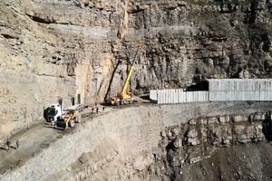 مقابله با خطر ریزش سنگ در محور کندوان با اجرای فاز دوم عملیات گالری پیش ساخته