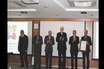 تخصیص لوح تقدیر واحد نمونه صنعتی در مسئولیتهای اجتماعی به فولاد مبارکه