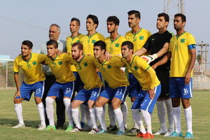 یک مدافع نیجریه‎ای با نفت آبادان قرارداد بست