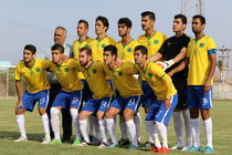 یک مدافع نیجریه‎ای با نفت آبادان قرارداد بست