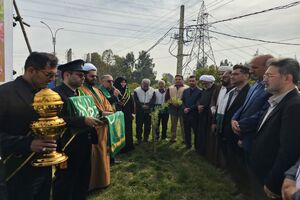 پرچم متبرک امام رضا(ع) در ورودی غربی شهر نکا برافراشته شد