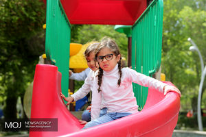 ارائه خدمات مجموعه های ورزشی در بوستان‌های شهر همدان