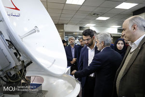 بازدید اصحاب رسانه از دستاوردهای فضایی 