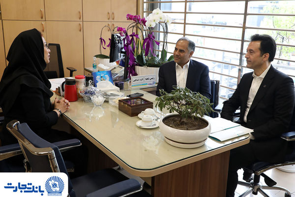 بازدید مدیرعامل بانک تجارت از شعب تهران در اولین روزهای کاری سال 1405