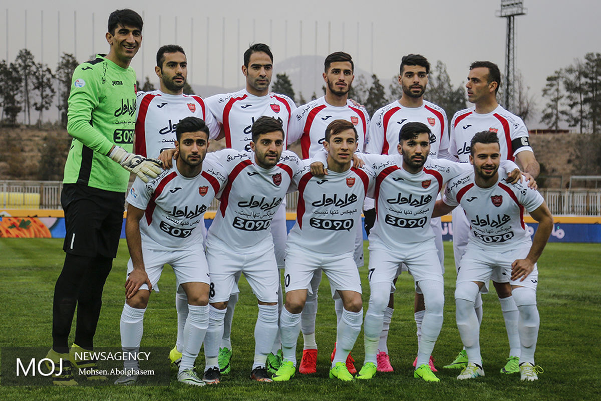 دیدار تیم های فوتبال پرسپولیس تهران و نفت تهران