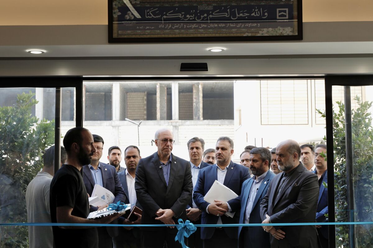 دکتر سید عباس حسینی، مدیرعامل بانک مسکن در مراسم افتتاح پروژه موژان اصفهان
