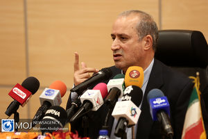 باید با مدیریت، حواشی فوتبال را از بین ببریم