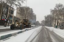 تداوم بارش برف در کرمانشاه/ شهرداری پای کار آمد