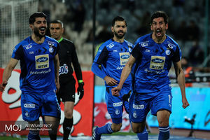 دیدار تیم های فوتبال استقلال تهران و نساجی مازندران