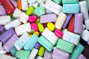 کشف 144 بسته آدامس قاچاق در کاشان