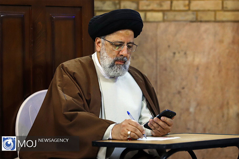 حضور رییس قوه قضاییه در انتخابات یازدهمین دوره مجلس شورای اسلامی / رییسی