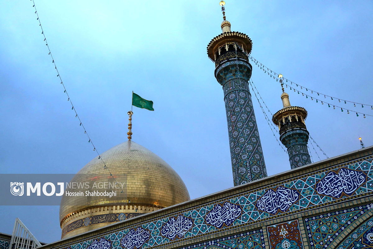 آئین تعویض پرچم گنبد حرم حضرت معصومه (س)