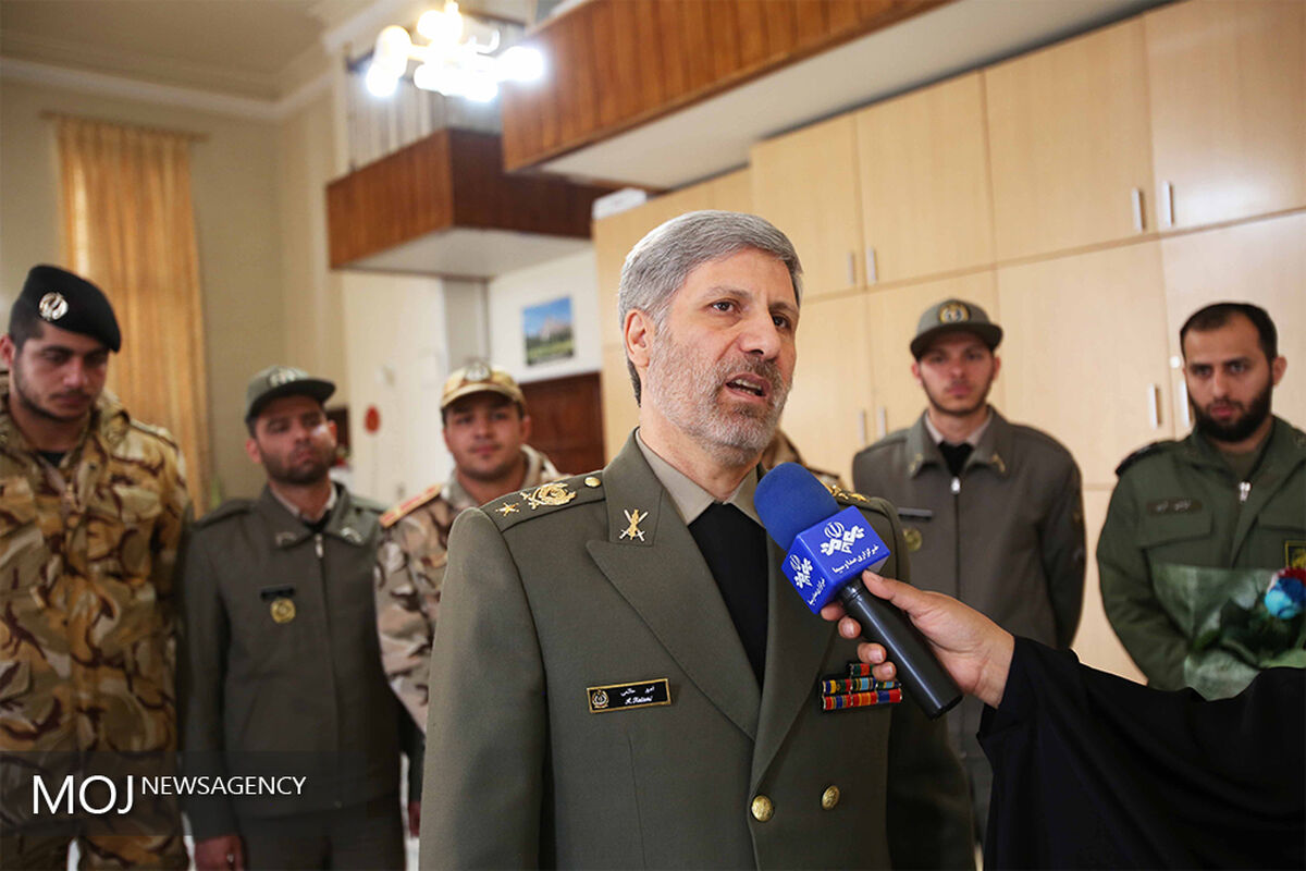 امیر حاتمی وزیر دفاع